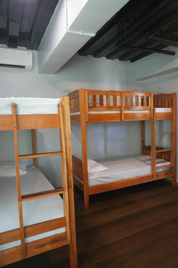 L Cafe Restobar & Lyn'S Guest House San Juan  Luaran gambar