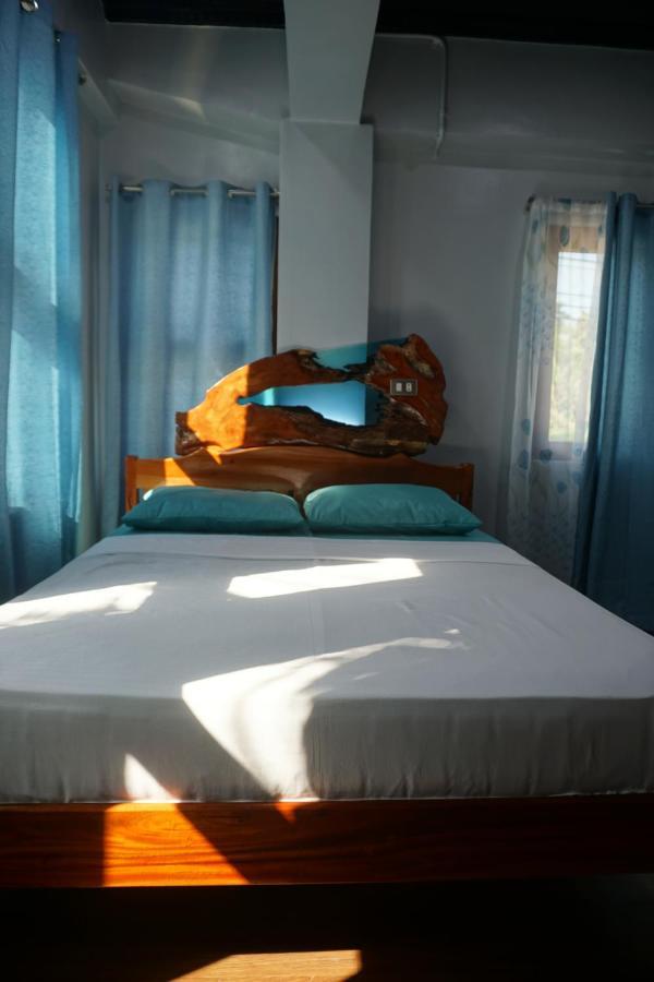 L Cafe Restobar & Lyn'S Guest House San Juan  Luaran gambar