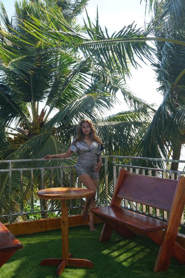 L Cafe Restobar & Lyn'S Guest House San Juan  Luaran gambar