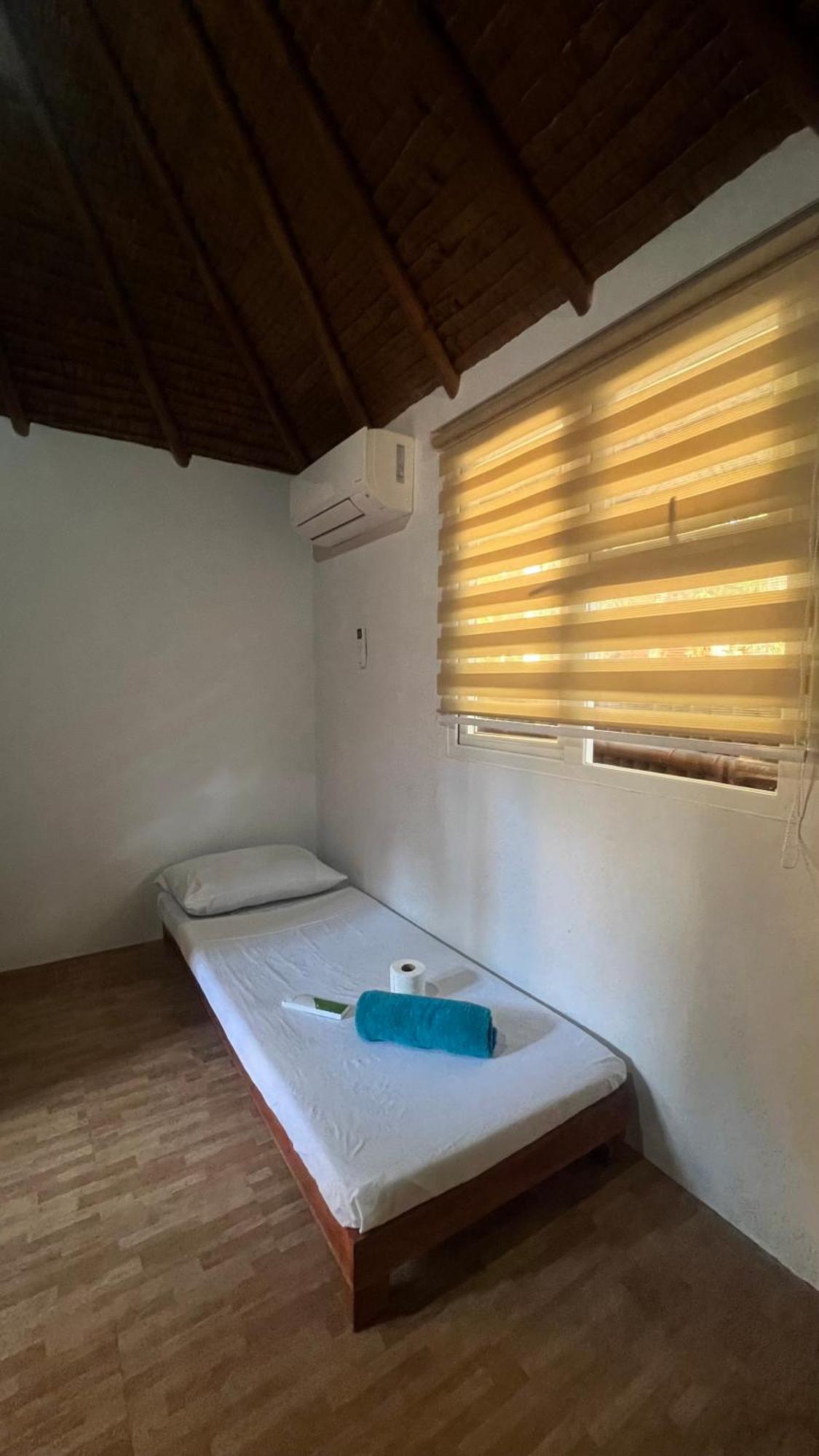 L Cafe Restobar & Lyn'S Guest House San Juan  Luaran gambar