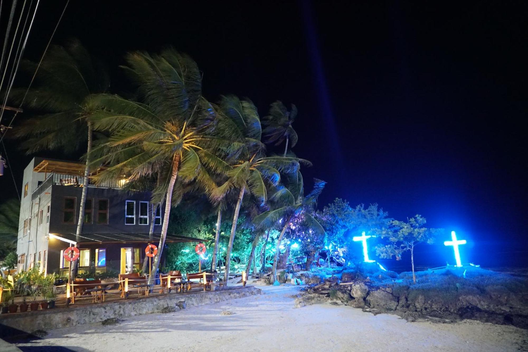 L Cafe Restobar & Lyn'S Guest House San Juan  Luaran gambar